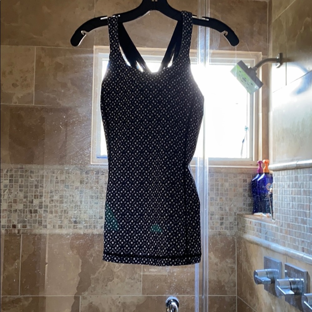 Lululemon top